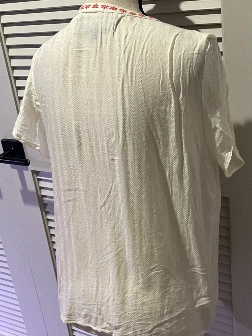 Double D Ranch Ivory Embroidered Button-Front Blouse - Picture 4 of 5